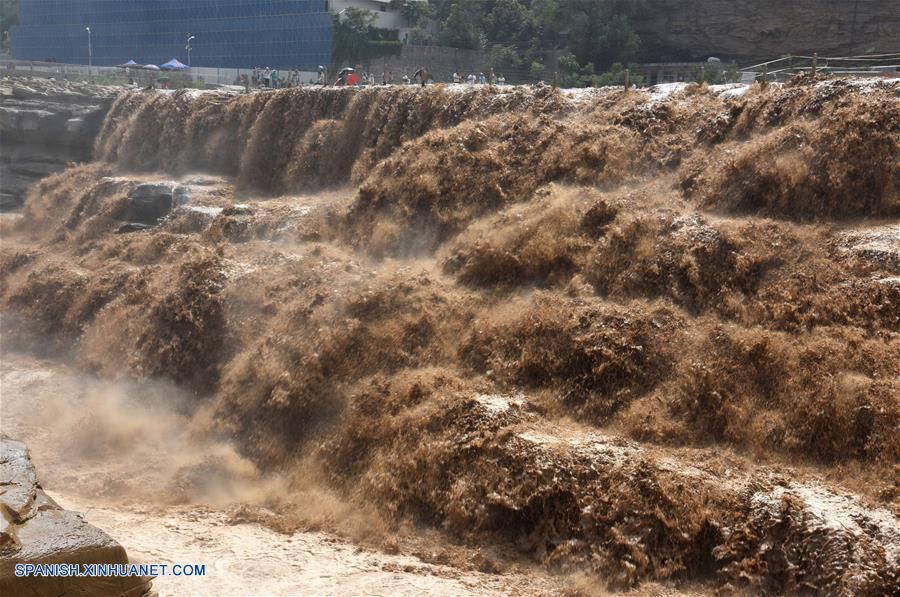 (2)CHINA-SHAANXI-MEDIO AMBIENTE-CASCADA