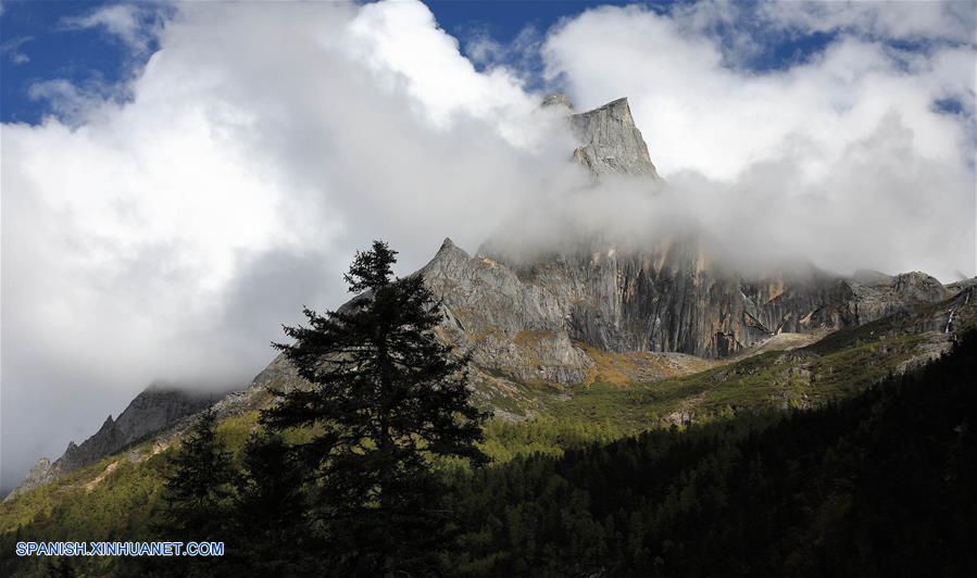 (2)CHINA-SICHUAN-MEDIO AMBIENTE-PAISAJE