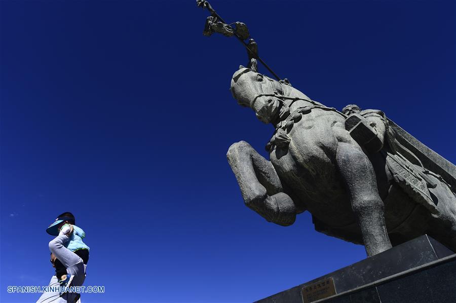 CHINA-GANSU-DUNHUANG-TURISMO-SERIE 