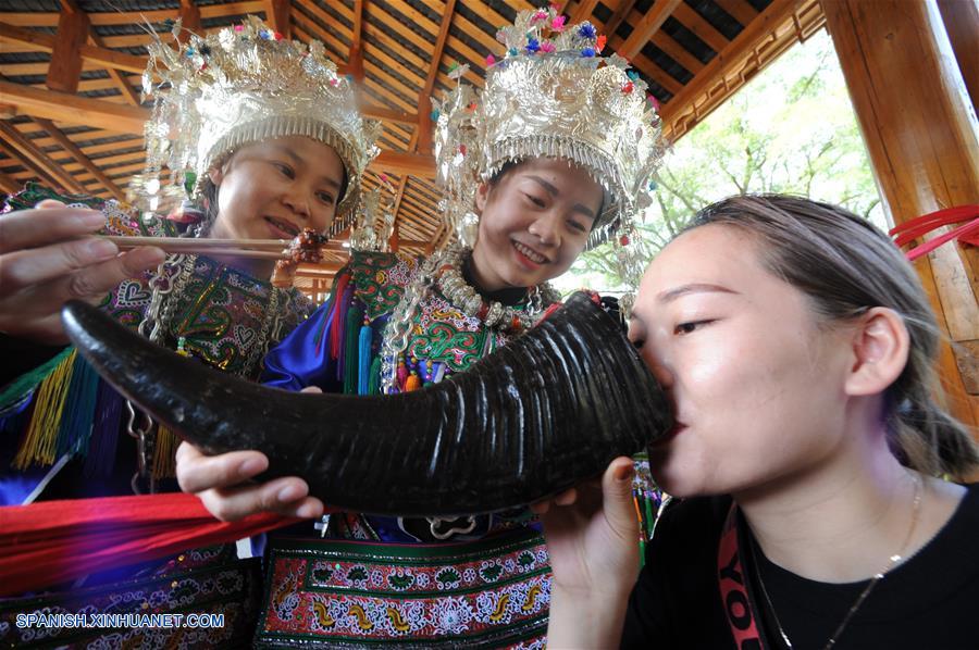 CHINA-GUIZHOU-GRUPO ETNICO DONG-TURISMO