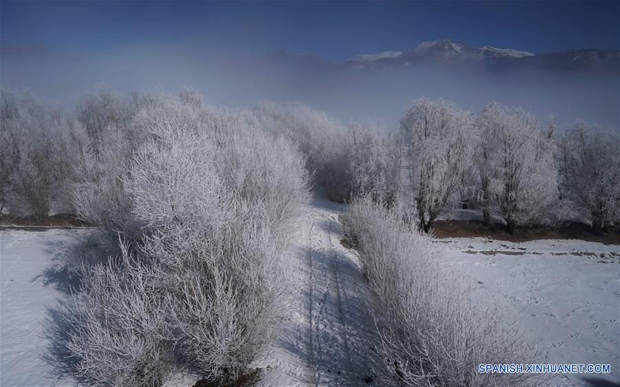 CHINA-RIO YARLUNG ZANGBO-INVIERNO-PAISAJE