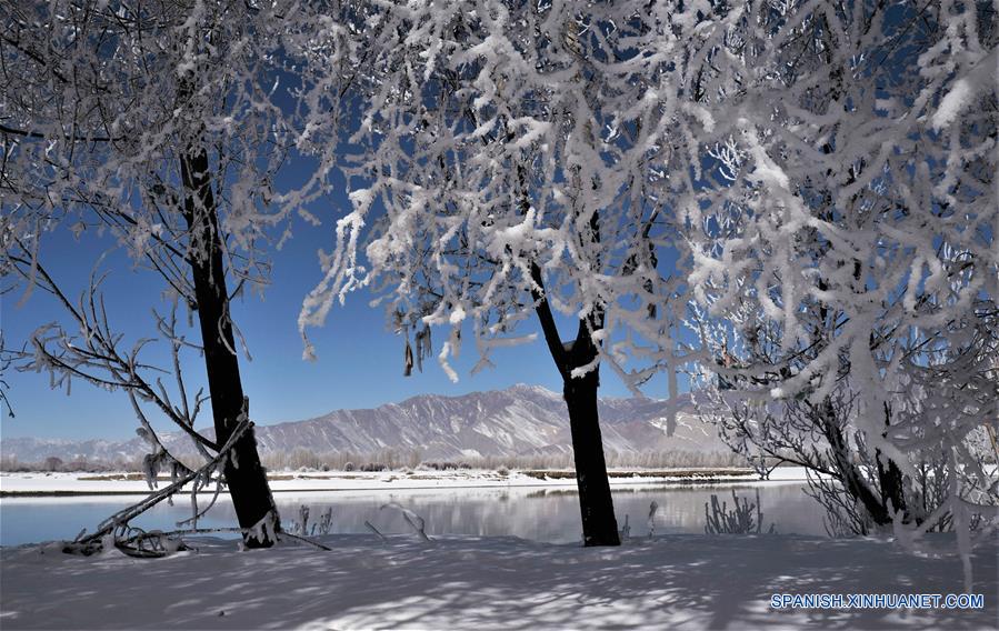 CHINA-RIO YARLUNG ZANGBO-INVIERNO-PAISAJE