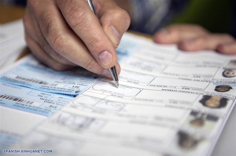 Abren centros de votación para elecciones generales en Argentina ...