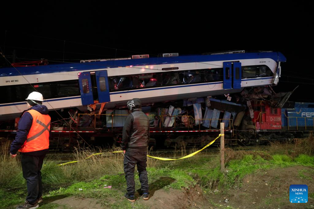 Al menos dos muertos y nueve heridos deja choque frontal de trenes en ...