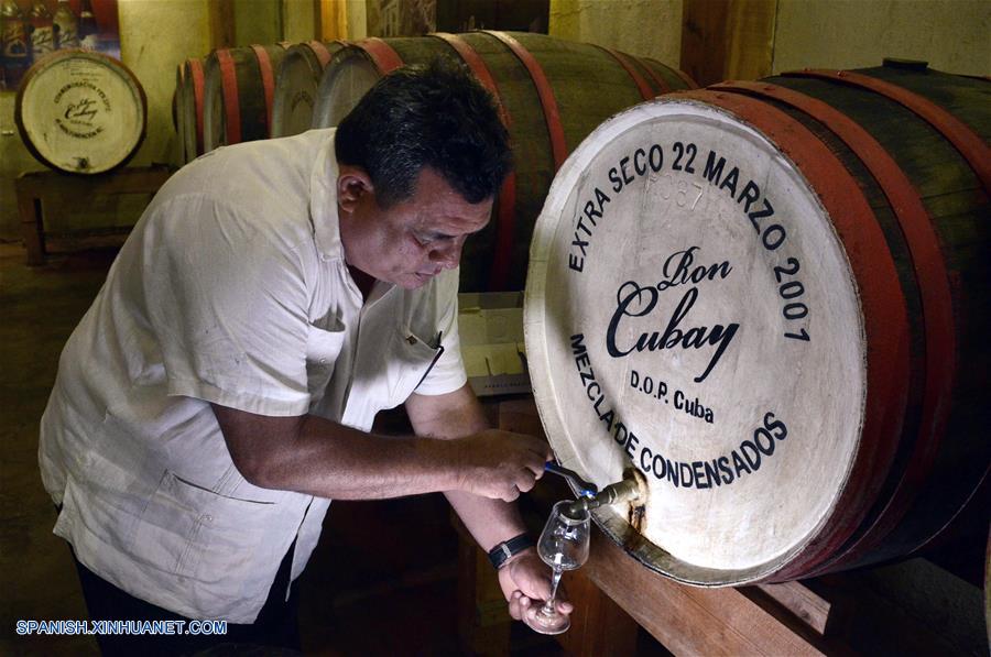 CUBA-VILLA CLARA-RON CUBAY-SERIE