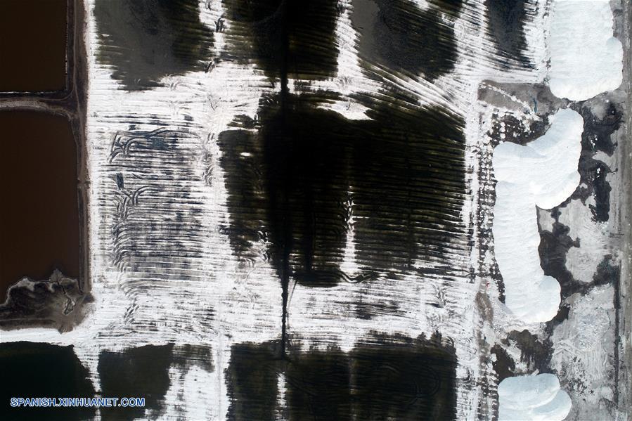 CHINA-SHANXI-YUNCHENG-LAGO SALADO-SERIE