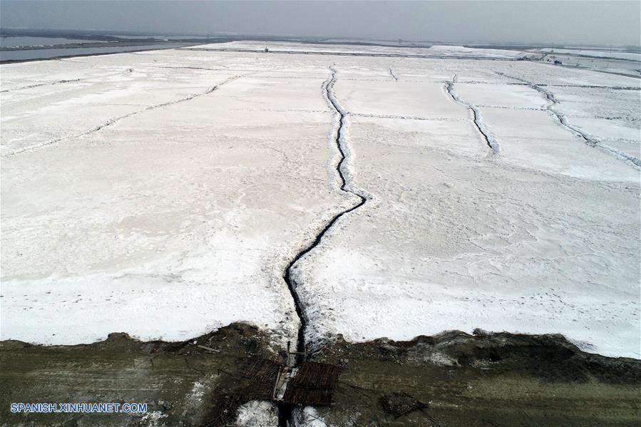 CHINA-SHANXI-YUNCHENG-LAGO SALADO-SERIE
