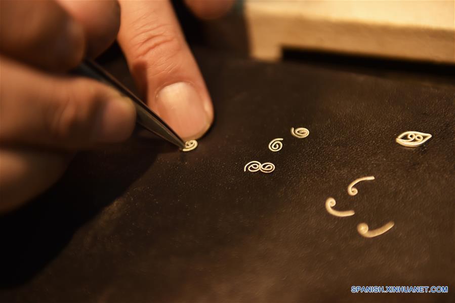 CHINA-BEIJING-FILIGRANA INCRUSTADA EN METAL