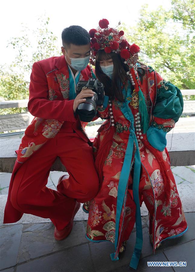 CHINA-HUBEI-WUHAN-MATRIMONIOS-REANUDACION