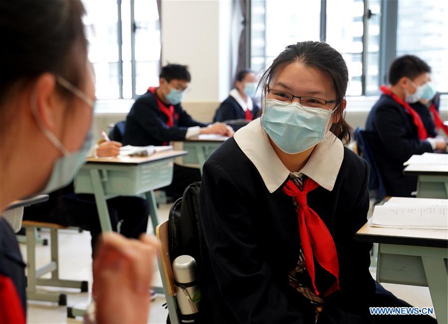 CHINA-SHANGHAI-ESCUELA-REANUDACION