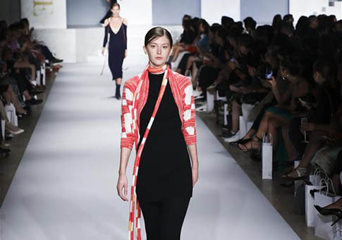 Desfile de modas "Cosido en el Tiempo" en Nueva York