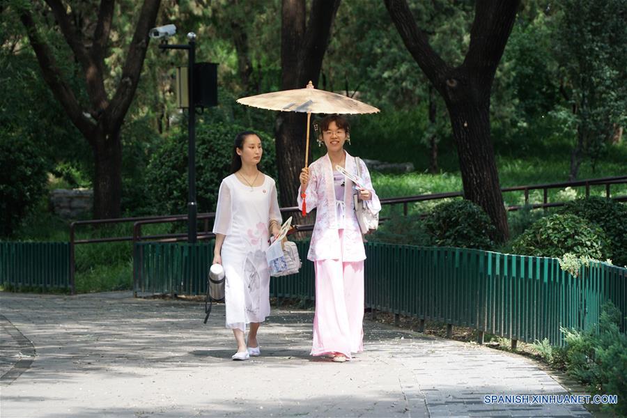 (3)CHINA-BEIJING-SOCIEDAD-FESTIVAL