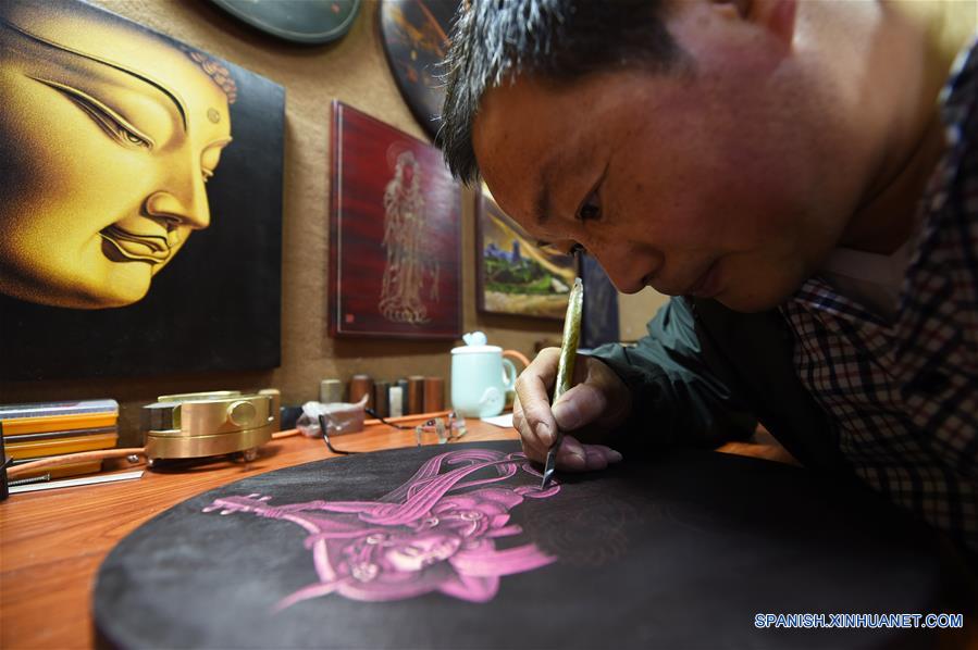 CHINA-GANSU-ARTESANIA DE MADERA