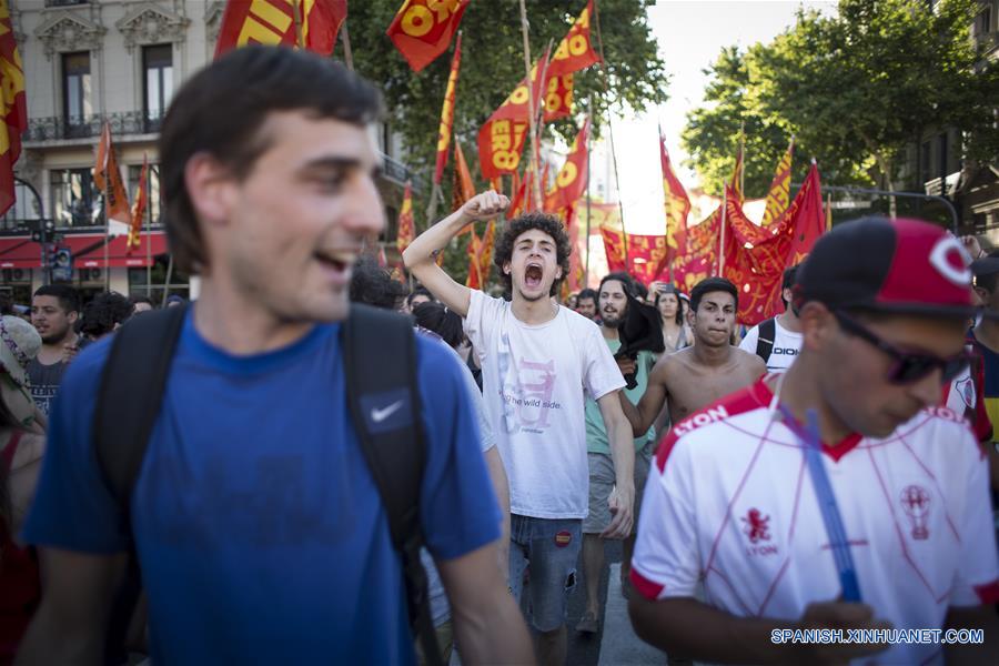 (8)ARGENTINA-BUENOS AIRES-SOCIEDAD-PROTESTA