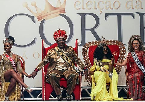 Los recién electos integrantes de la Corte del Carnaval de Sao Paulo 2018