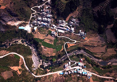 Villas de ocho condados de áreas fronterizas de Guangxi enlazadas con carreteras