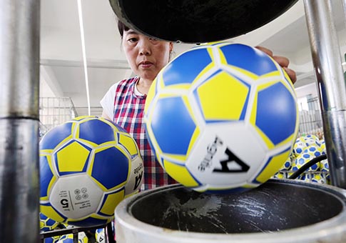 Jiangsu: Taller de fútbol de una empresa de artículos deportivos en Haimen