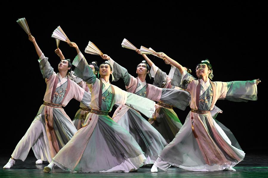 La 12 Exhibicion Nacional de Danza se celebra en Kunming