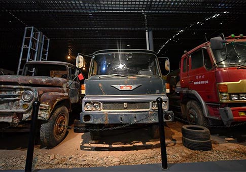 Taiyuan: Cerca de 400 vehículos y bicicletas antiguas son exhibidas en museo