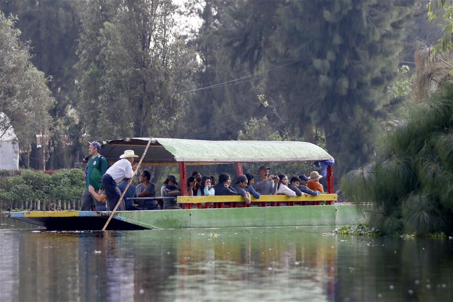 Recorrido biocultural por canales de Xochimilco en la Ciudad de México