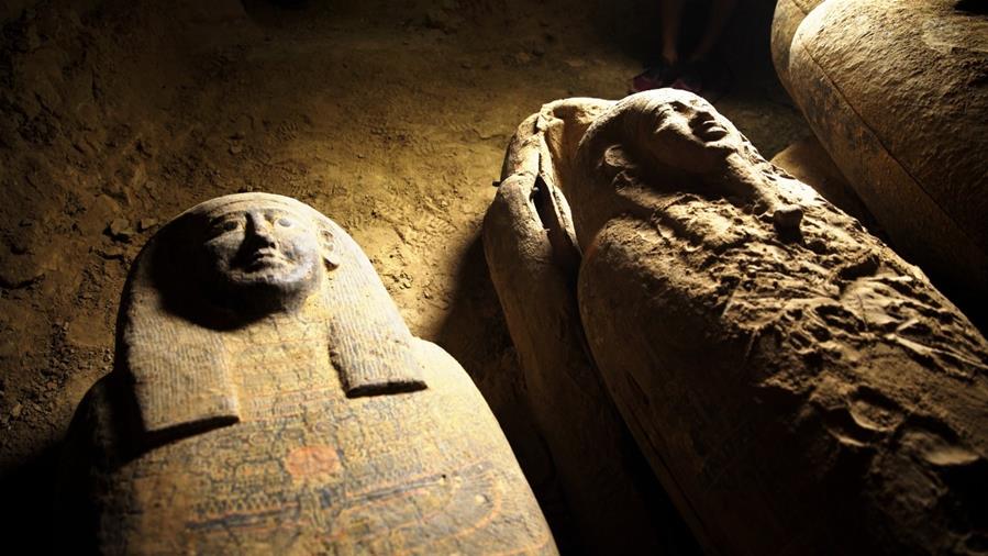 Egipto anuncia el descubrimiento de una colección de más de 13 ataúdes intactos sellados