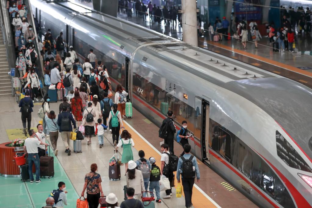 Estación de Trenes de Wuhan durante vacaciones de Día de los Trabajadores
